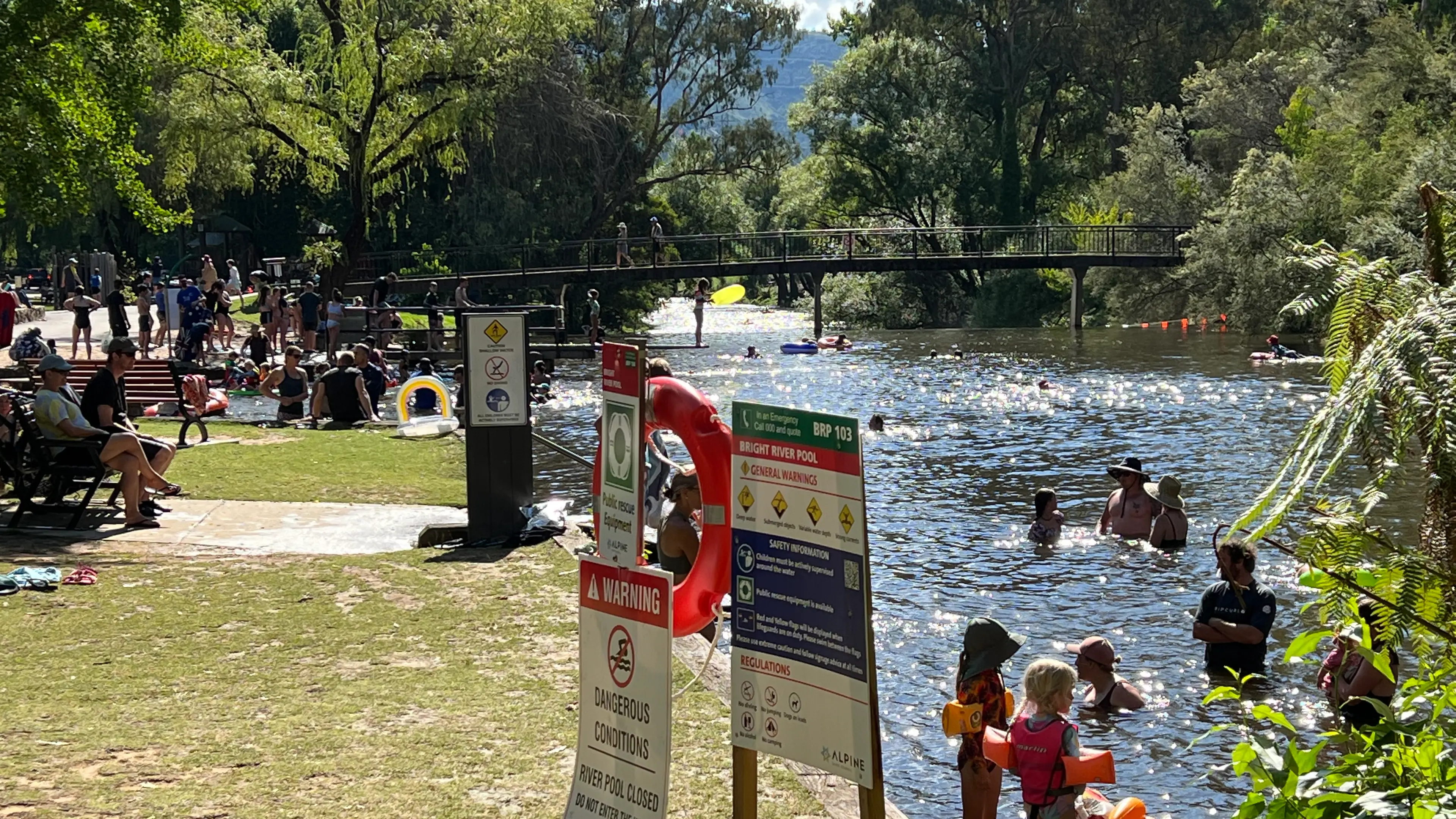 Coroner urges council to improve safety signage following fall at Bright river spot