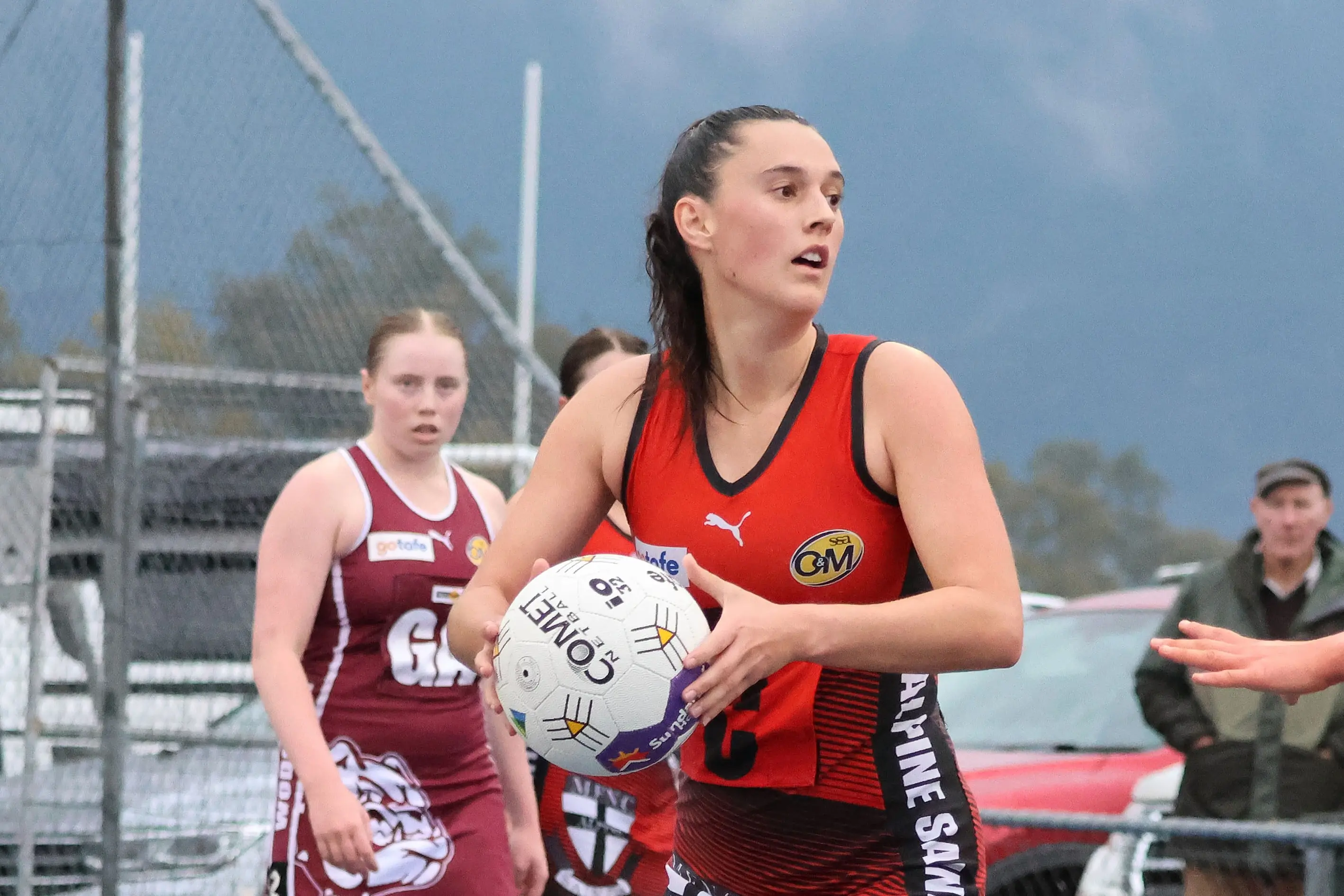 <p>CONTROL: Lily Davis drives the Saints through the midcourt against Wodonga. PHOTOS: Janet Watt.</p>\\n