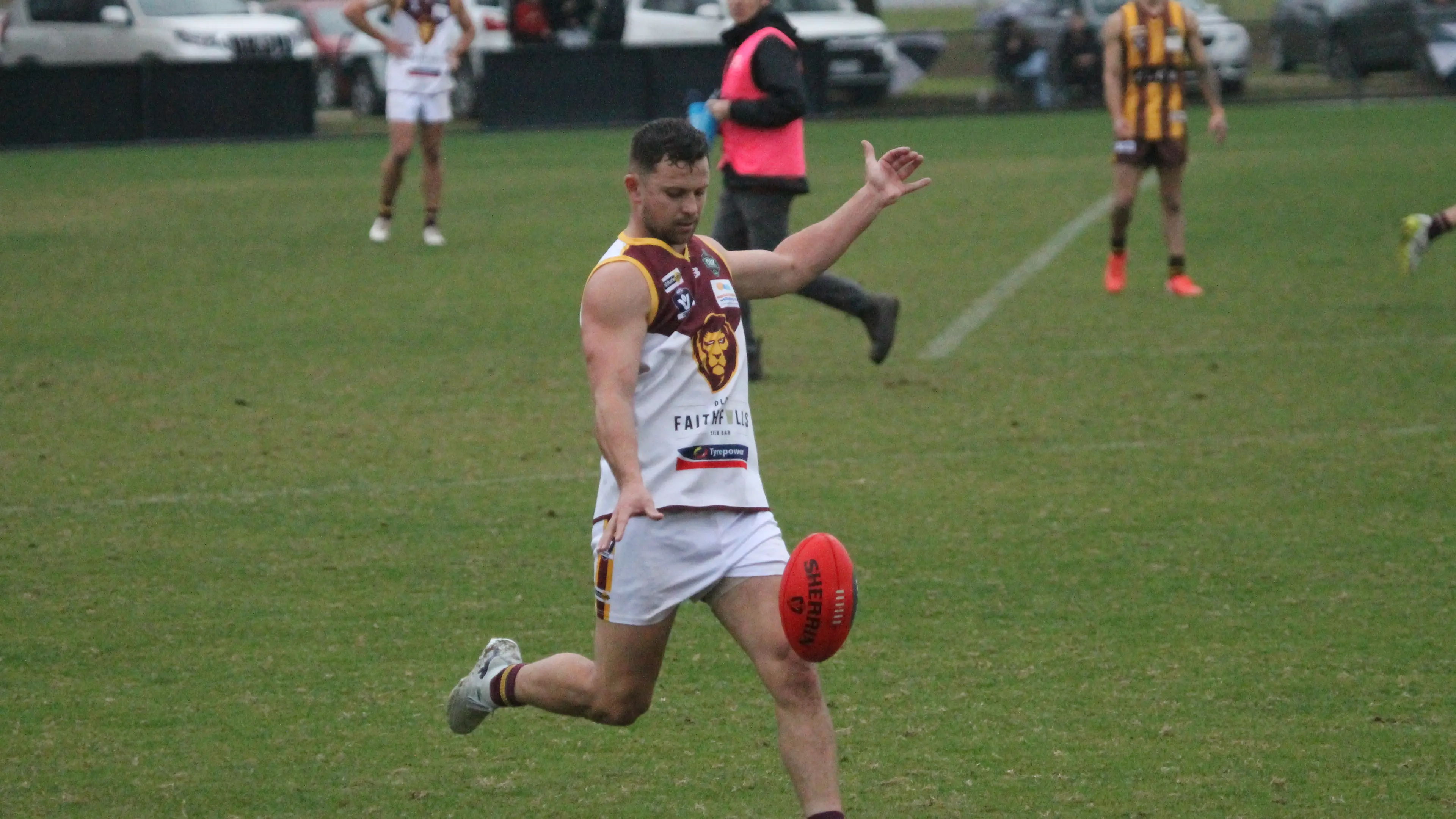 Lions claim top spot from Hawks