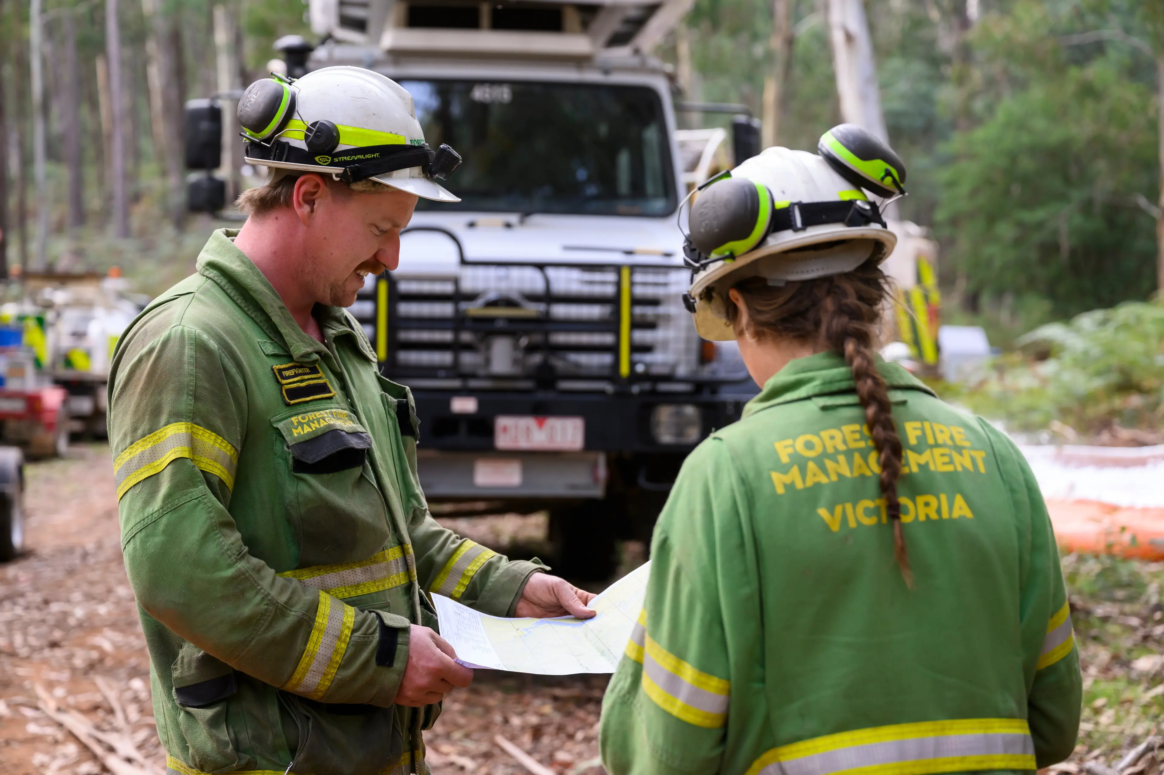 <p>APPLY NOW: Seasonal firefighter roles provide rewarding career opportunities for those with a passion for the outdoors, learning new skills and making a difference.</p>\\n