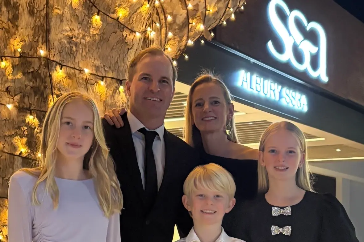 <p>HONOURARY ACCOLADE FOR LIFETIME ACHIEVEMENT: Former Myrtleford legend footballer, Brad Murray was joined by his wife Jane and their children Lila, Bodie and Heidi, as he was inducted into the Ovens and Murray Football League Hall of Fame last week.</p>\\n