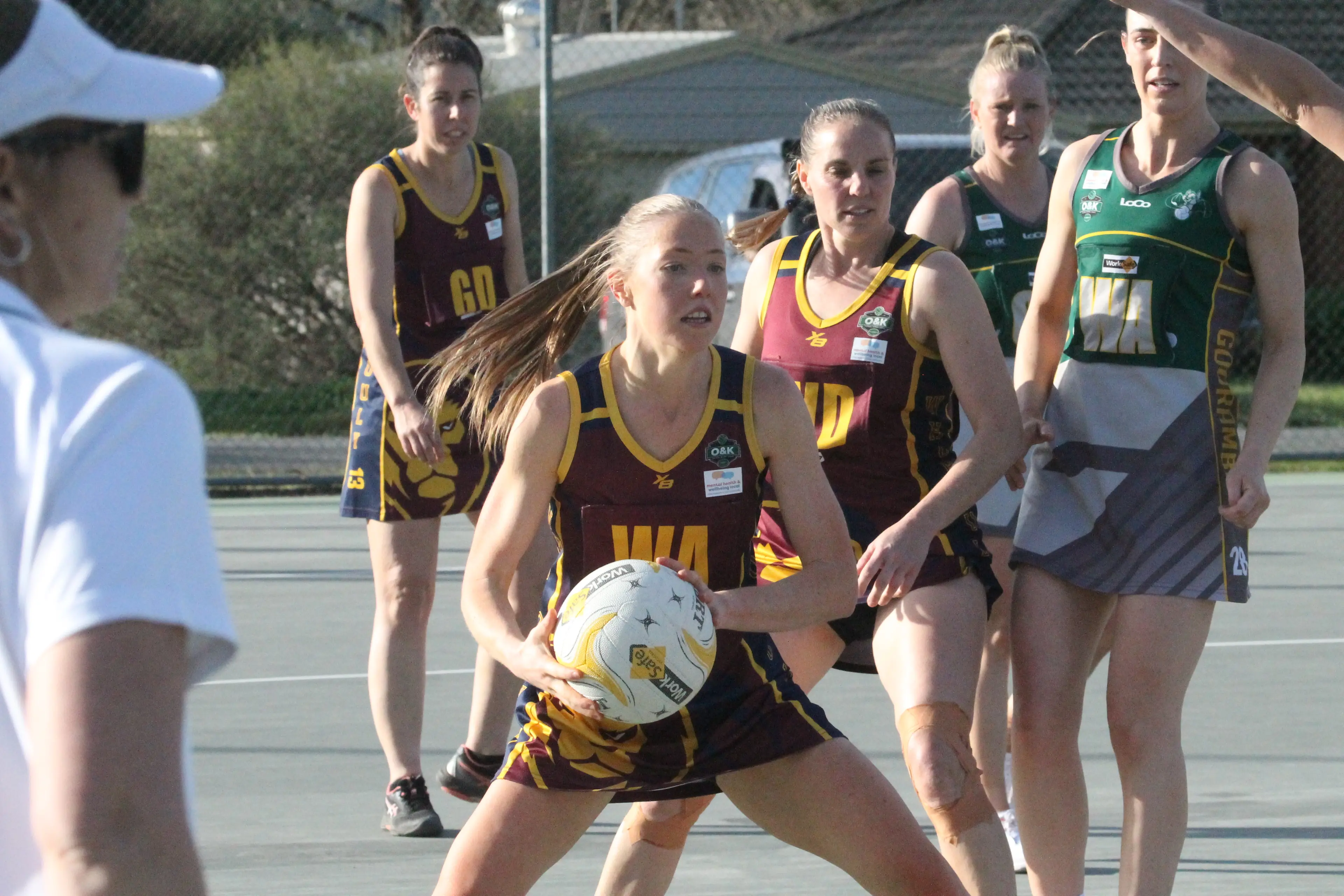 <p>HOLDING POSITION: Zoe Lawson controls the ball in attack during Whorouly\\'s win over Goorambat last weekend. PHOTOS: Nathan de Vries</p>\\n