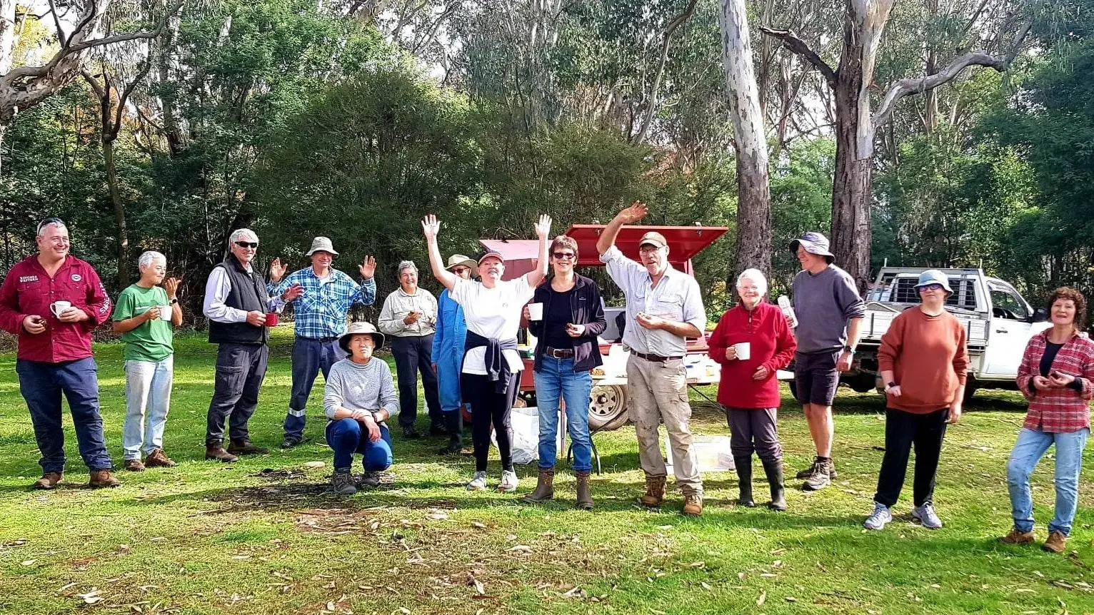 Weekend working-bee to plant plethora of trees