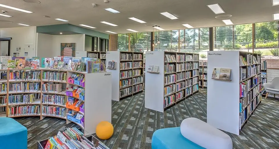 Council adopts plan for library services in Myrtleford, Bright and Mount Beauty