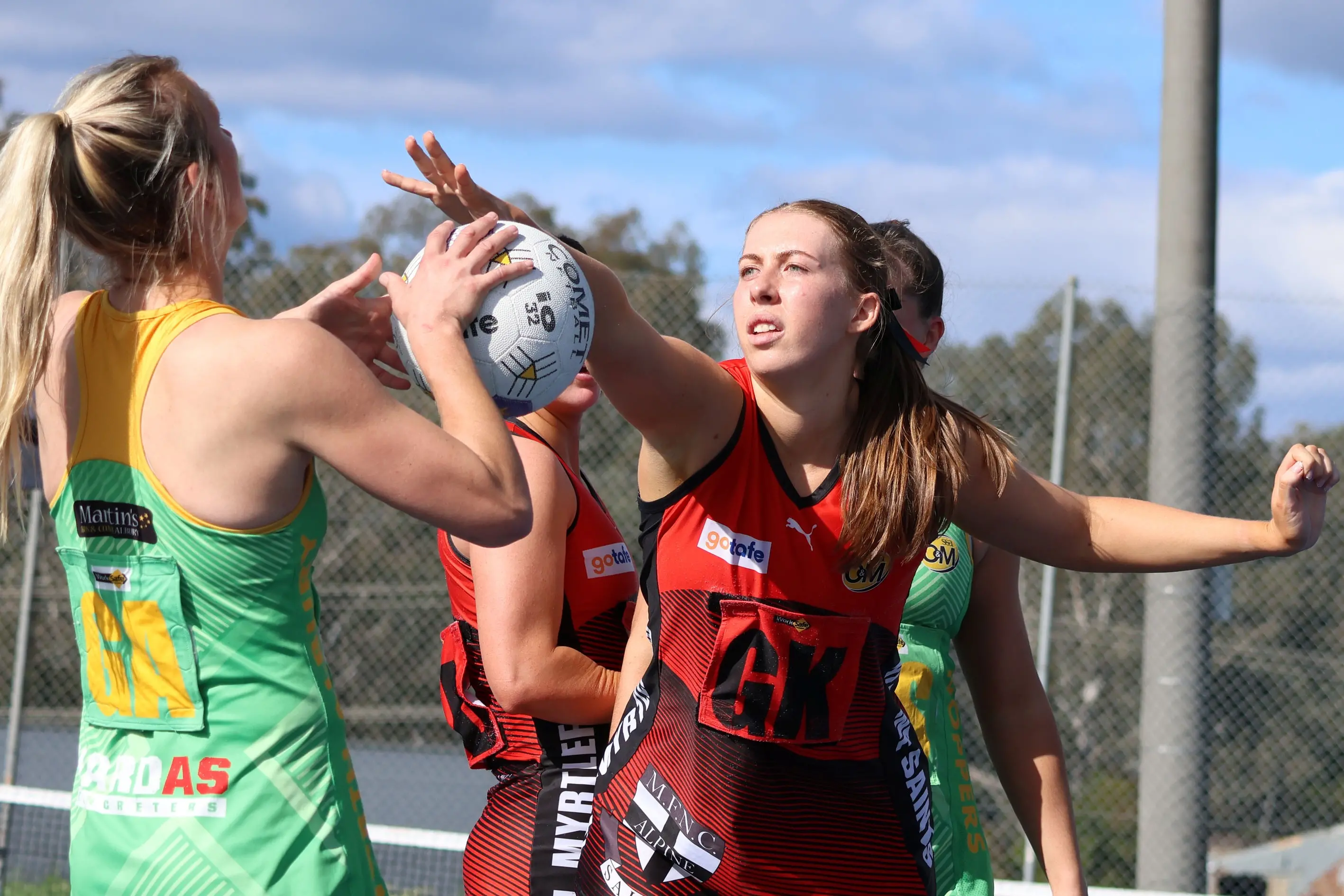 <p>LAST LINE: Niamh Thorn puts the defensive pressure on. PHOTOS: Janet Watt</p>\\n