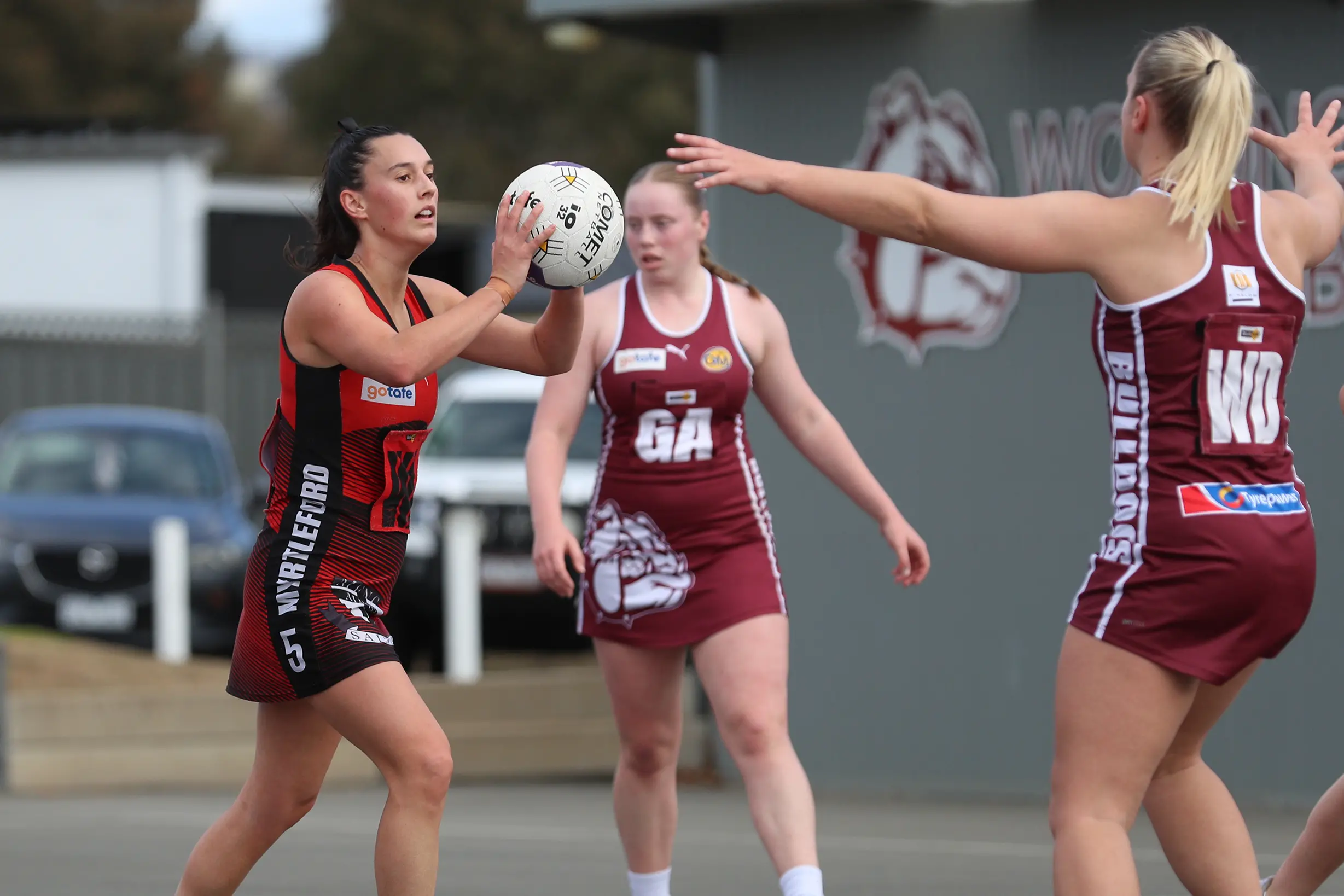 <p>SHOT CALLER: Lily Davis directs the flow of the Saints\\' offence. PHOTOS: Melissa Beattie.</p>\\n