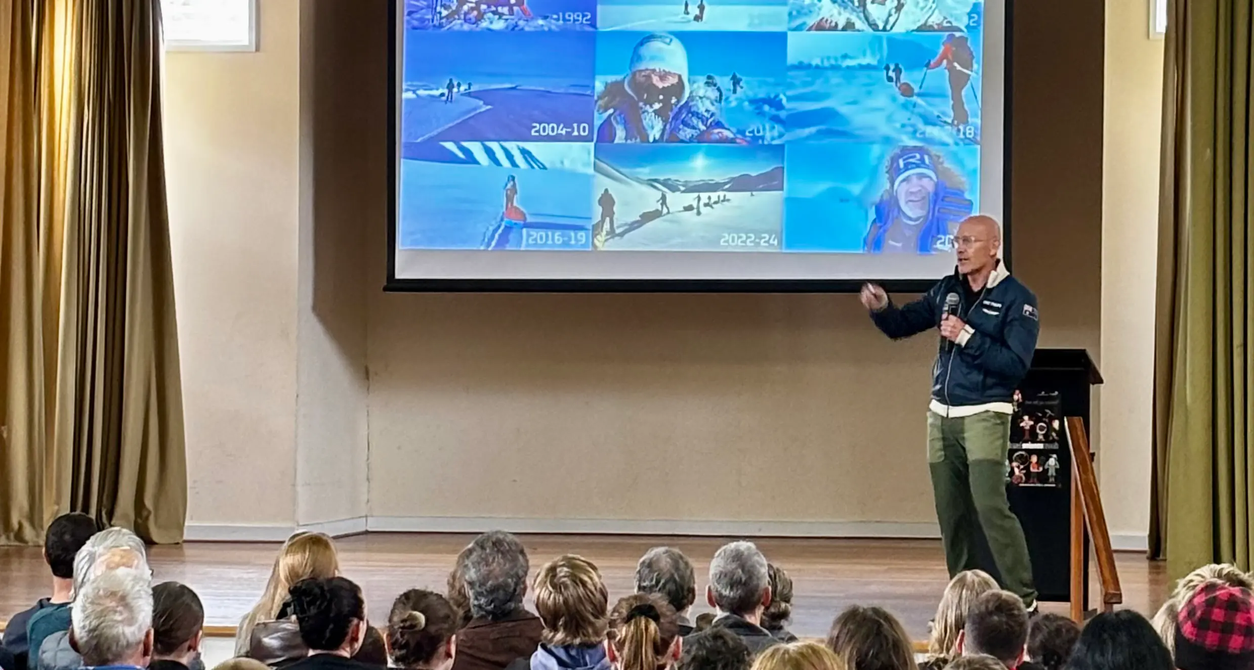 Eric entertains large crowd with his polar and space exploits