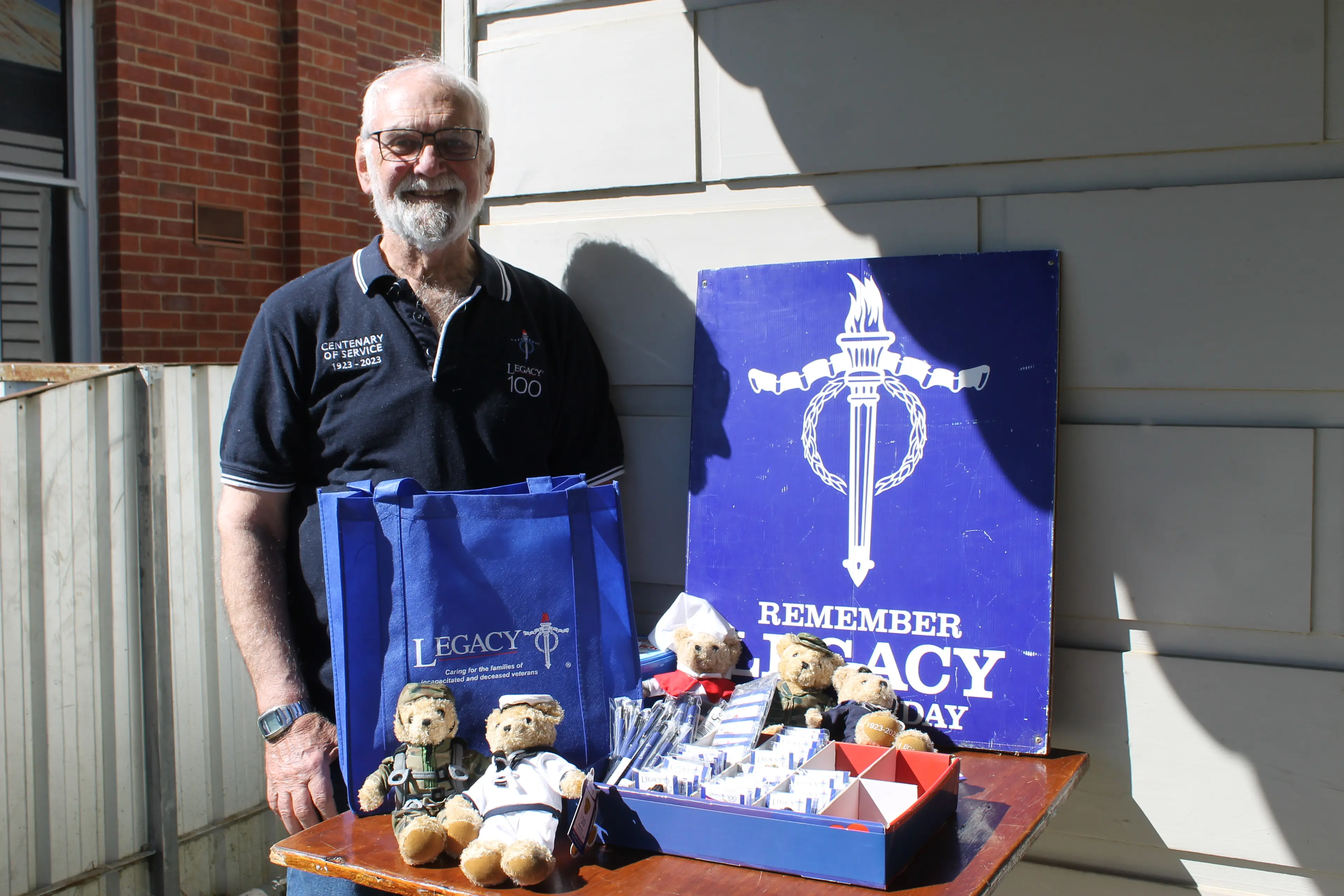 <p>VOLUNTEERS STEP FORTH ONCE MORE: Alan Garside from Myrtleford\\'s regional Legacy group and fellow volunteers are ready for this year\\'s round of Legacy Week fundraising for a good cause. PHOTO: Phoebe Morgan</p>\\n