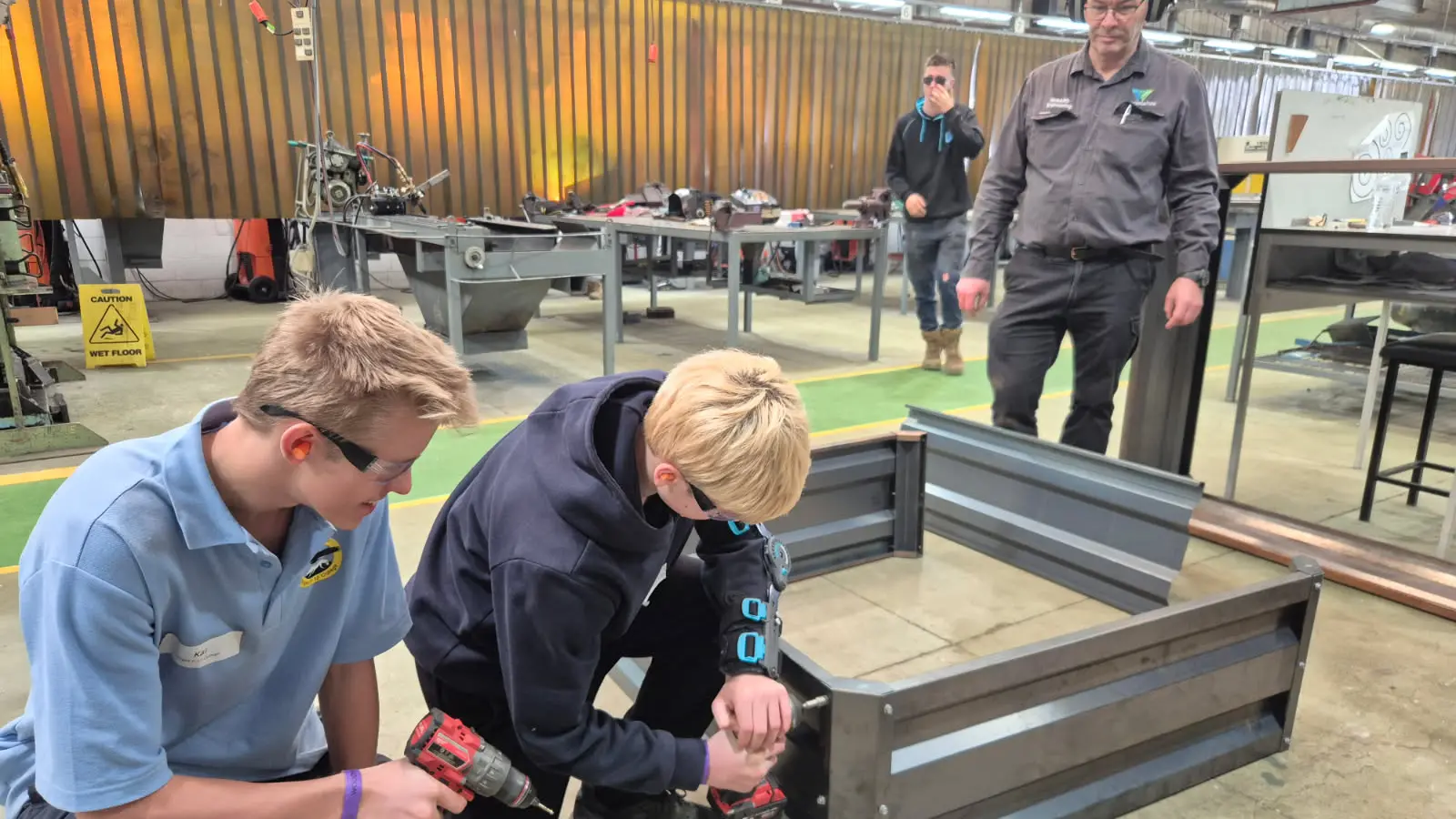 Bright students enjoy visit to Wodonga TAFE