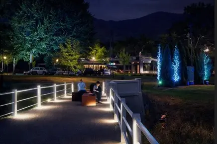 <p>ILLUMINATING: Bright and District Chamber of Commerce is progressing plans for subtle feature lighting on the historic Porepunkah Bridge. PHOTO: Concept image</p>\\n