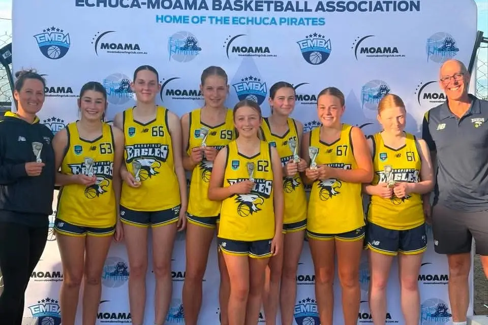 <p>DIVISON WINNERS: Mansfield U16 team pose after undefeated wins at Echuca tournament. </p>\\n