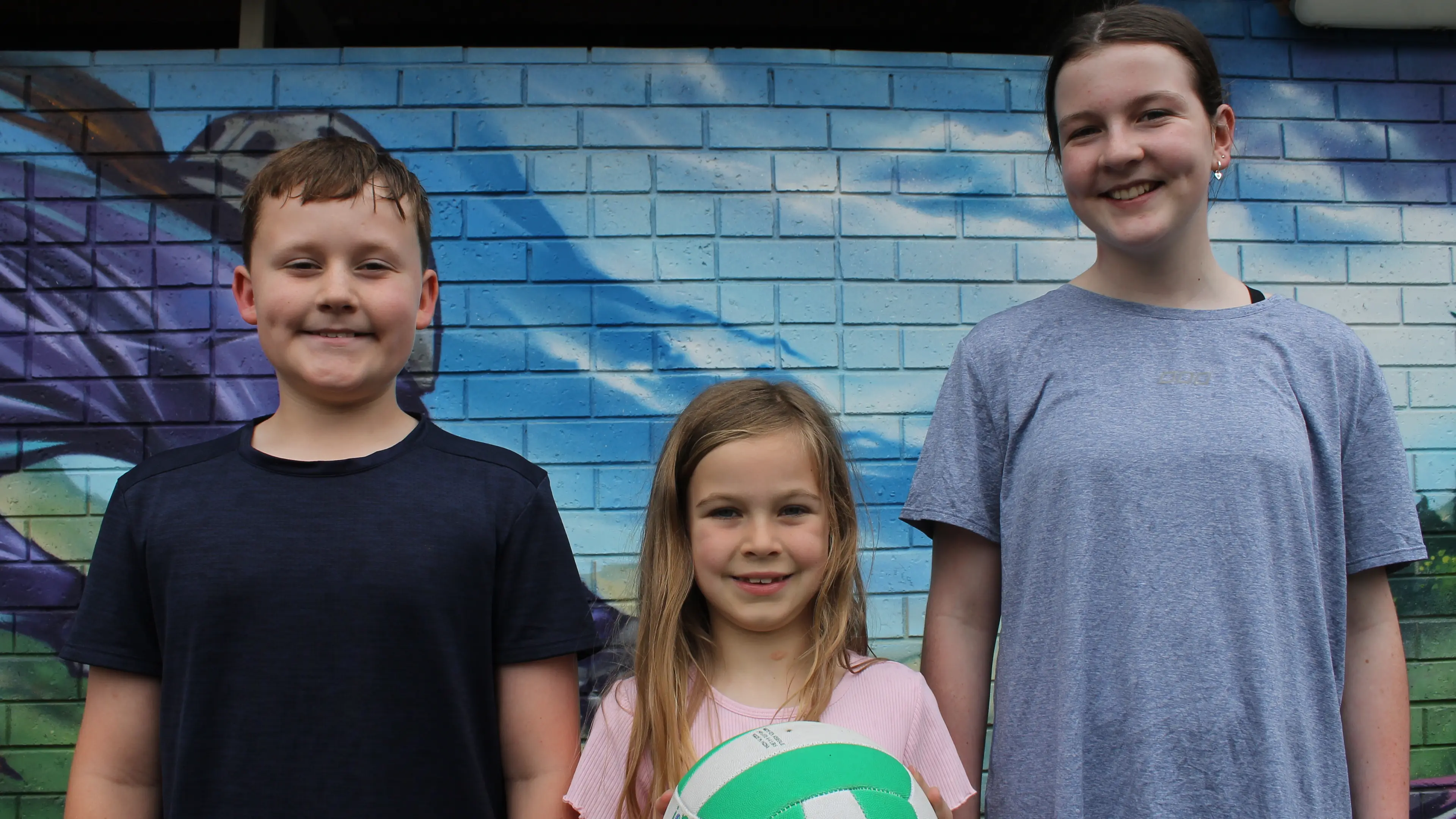 People Around Town - Bright - Jack, Ava, Olivia Poyner