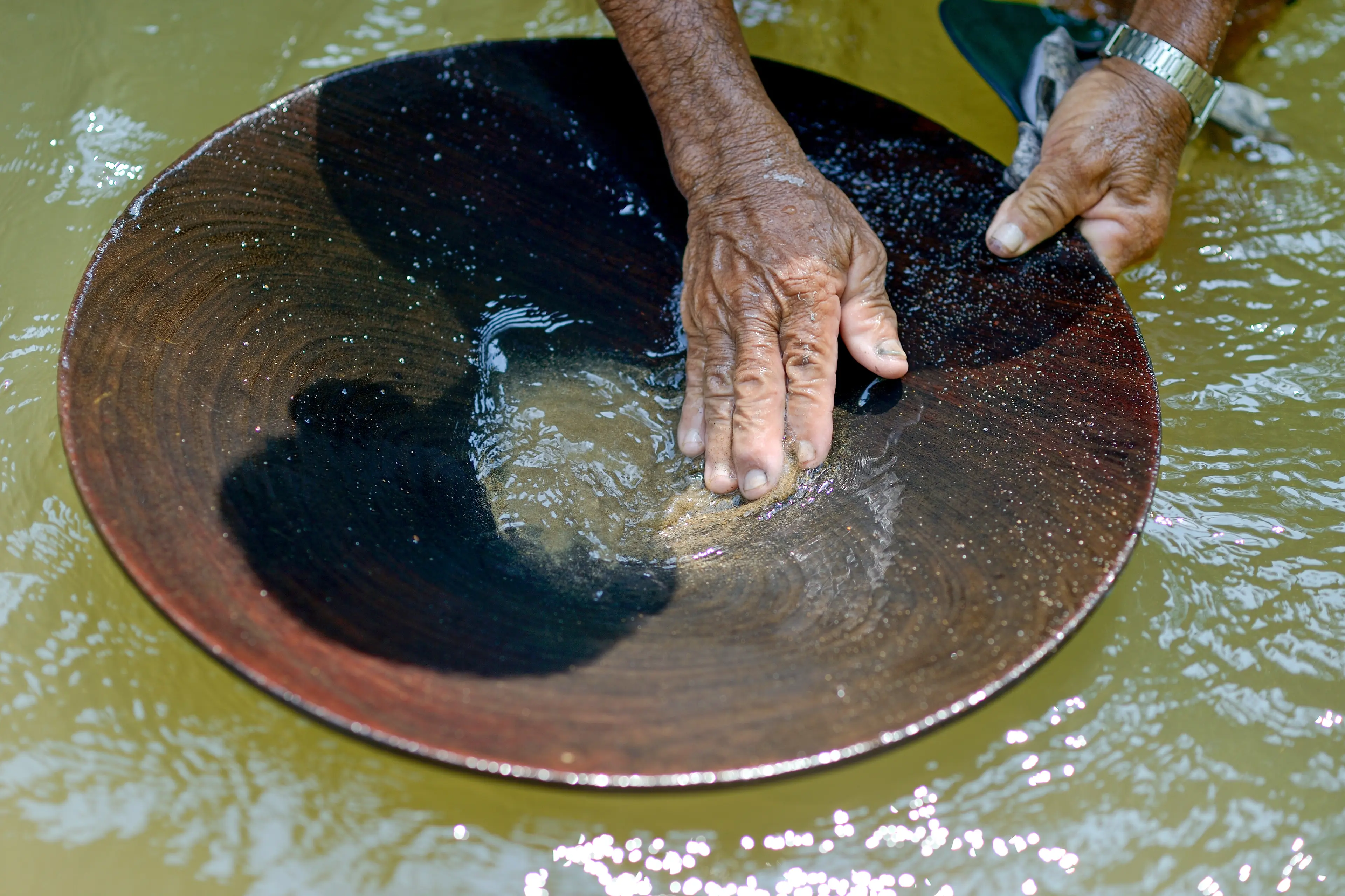 <p>ALL THAT GLITTERS: Recreational prospecting and fossicking will be free under Victorian Labor if elected to government next month. PHOTO: anake / Adobe Stock</p>\\n